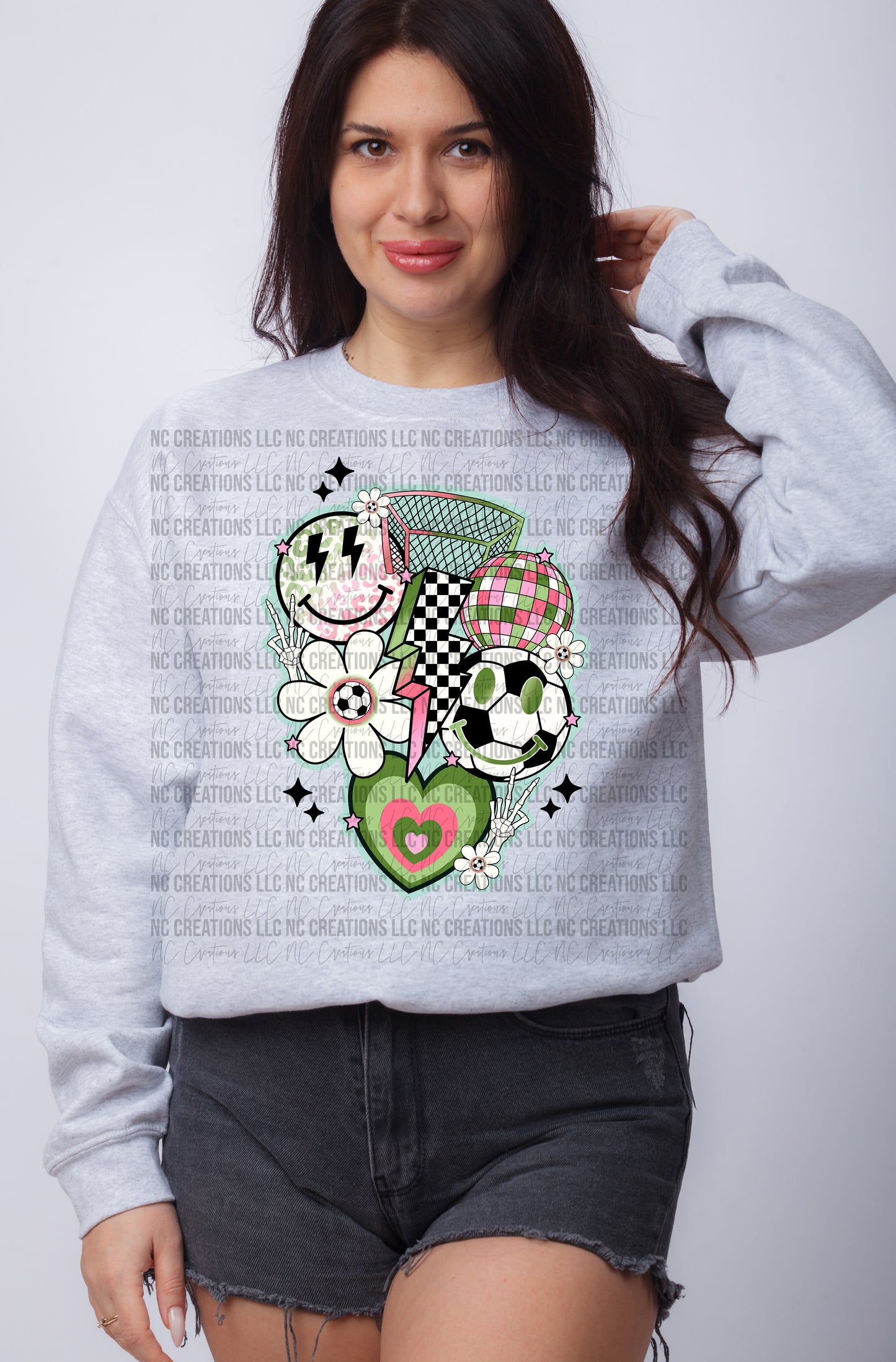 Camiseta con gráfico de collage de fútbol