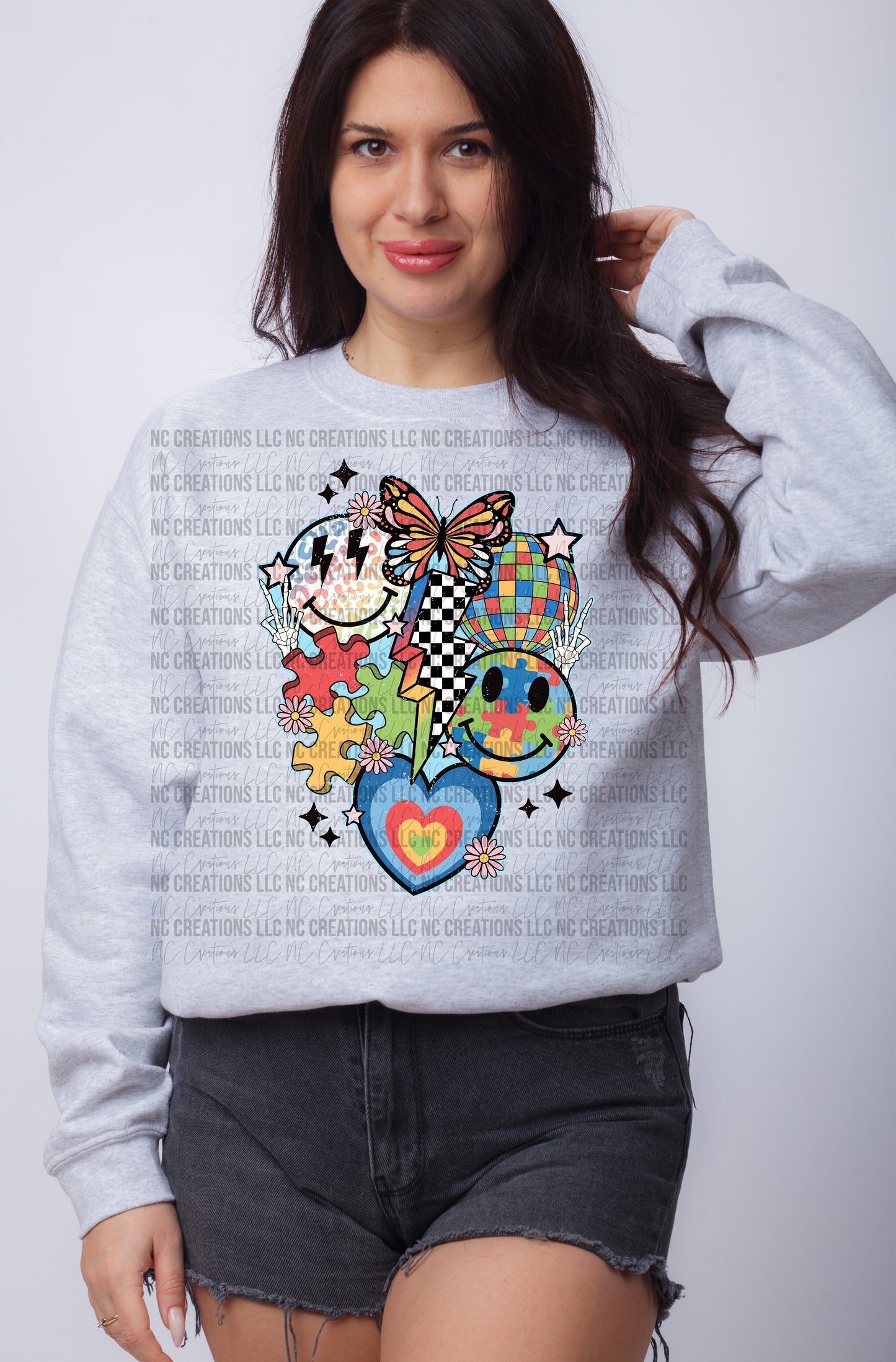 Camiseta gráfica con collage de concientización sobre el autismo