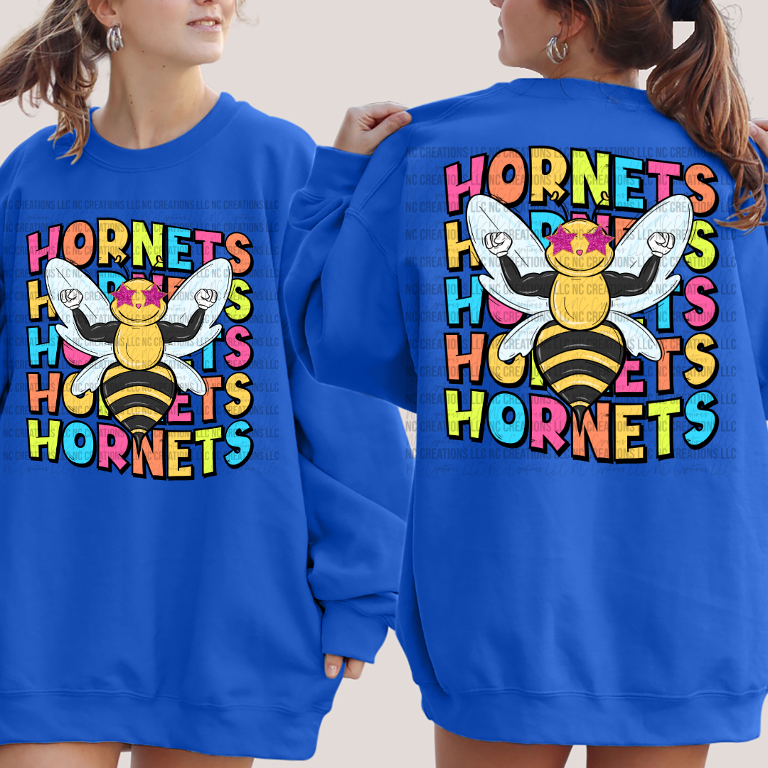 T-shirt graphique de mascotte de lettres peintes