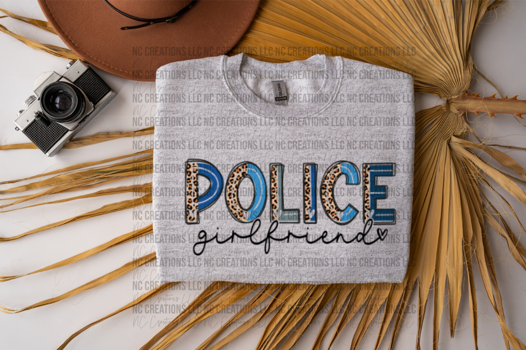 T-shirt graphique petite amie de la police