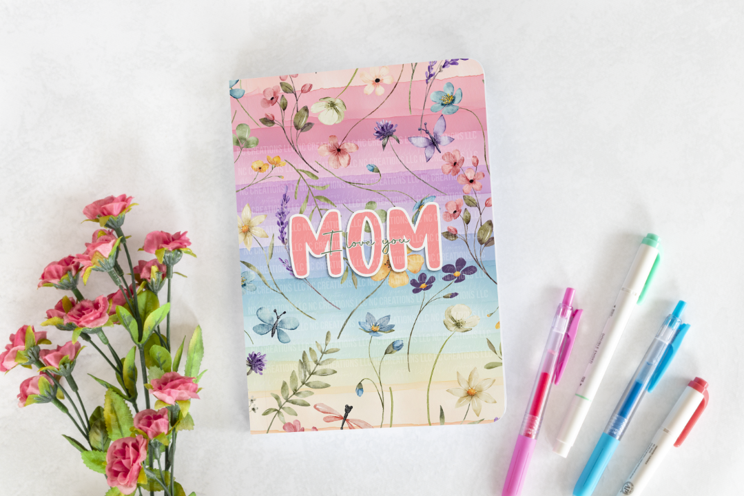 Mom Journal: A Blank Canvas for the Journey of Motherhood